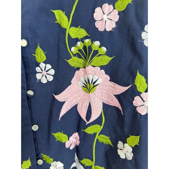 Caro of Honolulu Vintage 70s Floral embroidered Blue Button Down Blouse Size 12 - Picture 3 of 9